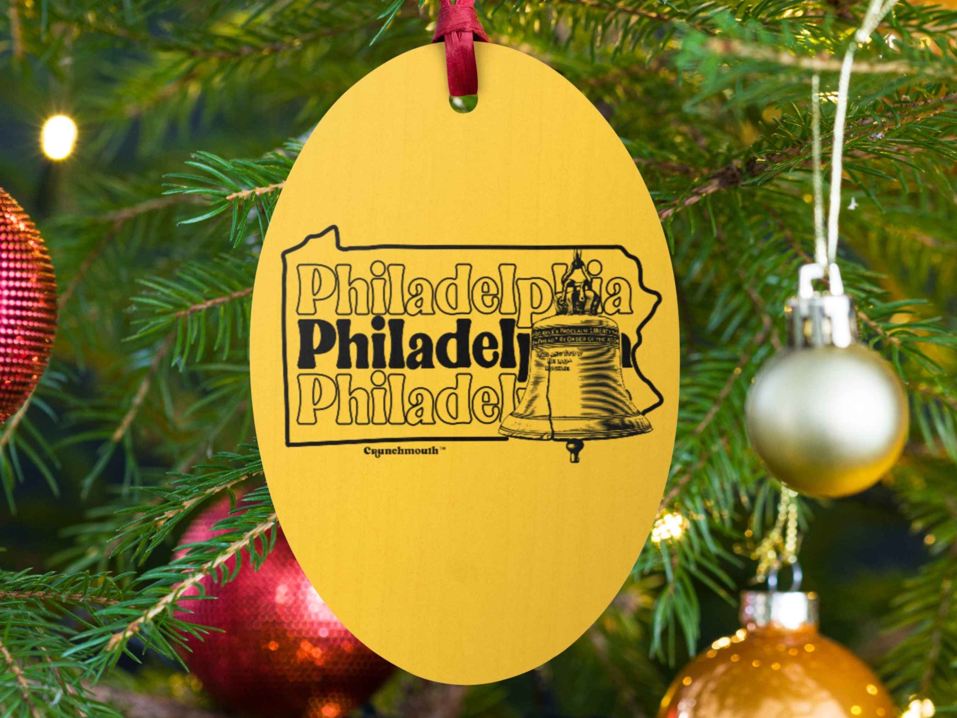 philadelphia ornament, liberty bell, retro Christmas ornaments, front, Christmas tree background